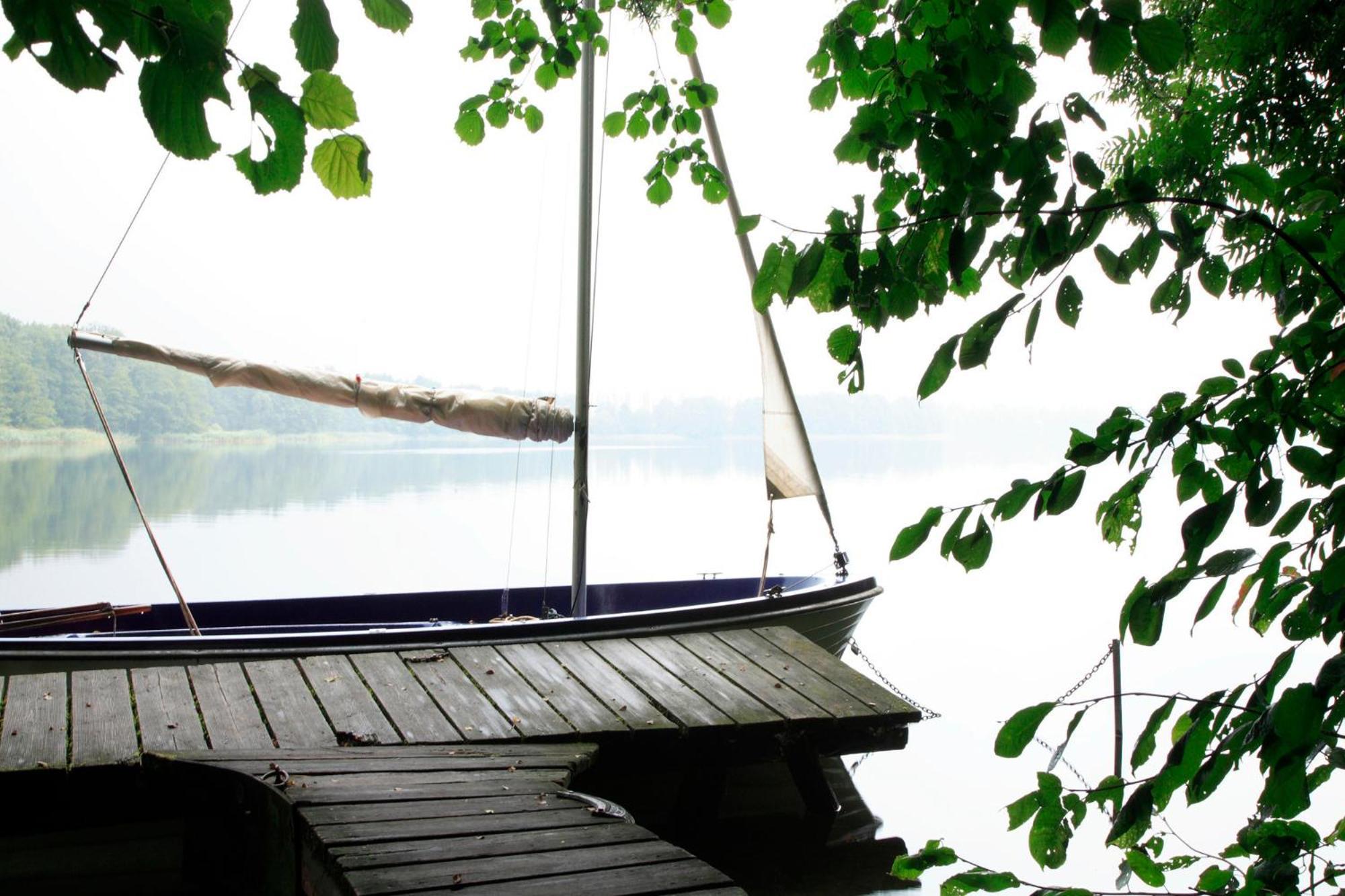Ferienhaus Am See Perlin Esterno foto